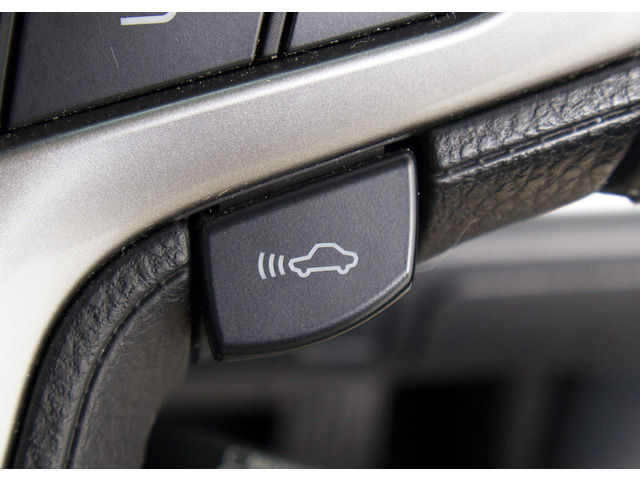 �l�C�����̃T�����[�t���t���Ă��܂�!�㉺�`���g�ɑO��X���C�h�@�\���t���Ă��܂��̂ŁA�l�X�ȃh���C�u�V�[���Ŋ��􂵂Ă���܂�!!�J��������ԓ���Ԃ͋C�����������ł���!����̊����Ă݂ĉ�����!