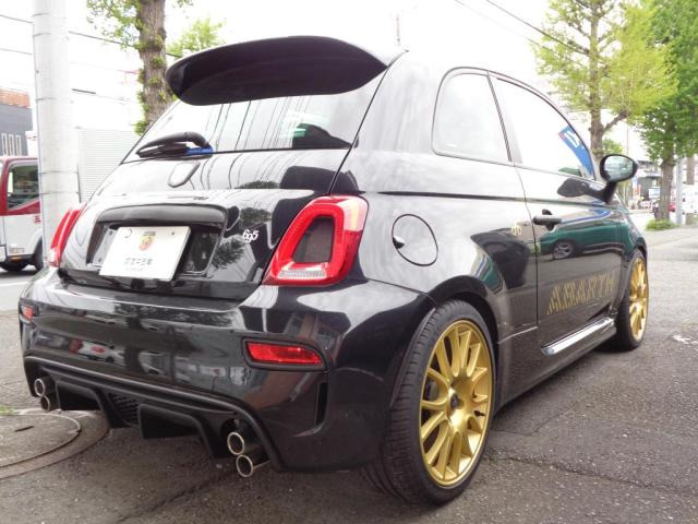 アバルト695セッタンタチンクエアニヴェルサーリオ1.4 ベースグレード