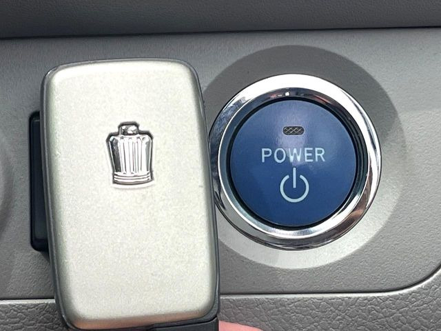 �y�X�}�[�g�L�[�z�J�o����|�P�b�g�ɓ��ꂽ�܂܂ł��h�A�̎{���E�������\�ȃX�}�[�g�L�[�𑕔��B�G���W���̃I���E�I�t�����J�M�����o���K�v����������Ƃ��Ă��֗��ł���