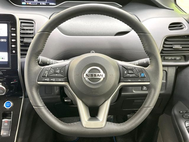 �y�����v�����X�e�A�����O�z�㎿�Ȋv���g�p���邱�ƂŁA��ɂ����������݂ƂĂ��^�]���₷���n���h���ł���