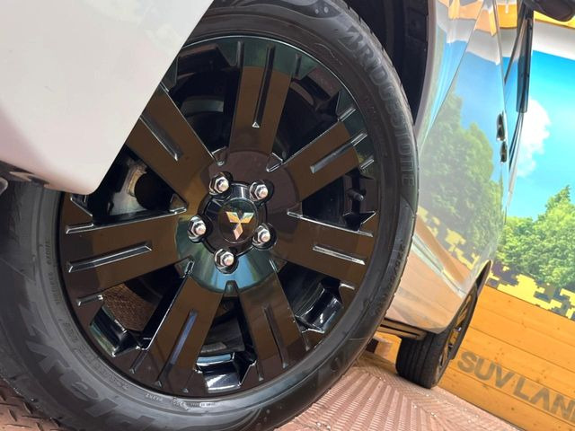 �y����18�C���`�A���~�z�C�[���z�O�ςɃ}�b�`���������A���~�z�C�[���𑕒����Ă���܂��B�e��ЊO�A���~�z�C�[����A�X�^�b�h���X�^�C�����戵�����Ă���܂��B���񂲑��k����������