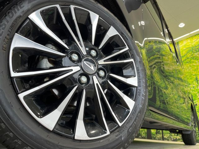 �y����15�C���`�A���~�z�C�[���z�O�ςɃ}�b�`���������A���~�z�C�[���𑕒����Ă���܂��B�e��ЊO�A���~�z�C�[����A�X�^�b�h���X�^�C�����戵�����Ă���܂��B���񂲑��k����������