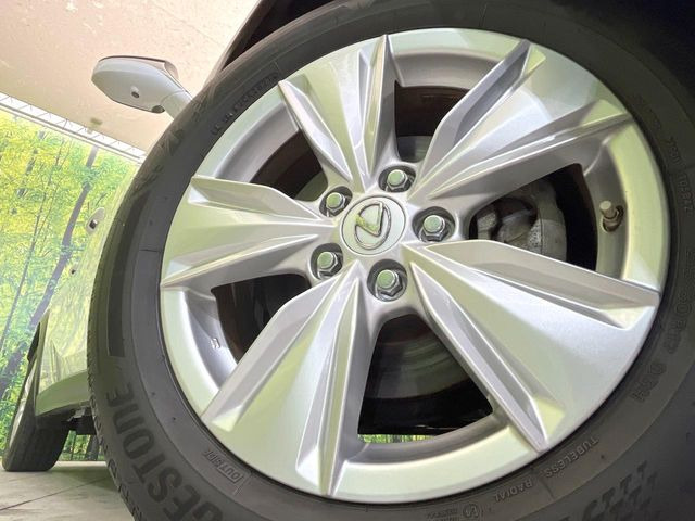 �y����17�C���`�A���~�z�C�[���z�O�ςɃ}�b�`���������A���~�z�C�[���𑕒����Ă���܂��B�e��ЊO�A���~�z�C�[����A�X�^�b�h���X�^�C�����戵�����Ă���܂��B���񂲑��k������