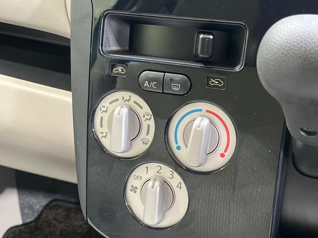 寒い冬も暑い夏も全席に快適な空調を届けてくれる、ダイヤル式エアコンを装備♪