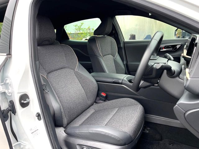 �y�n�[�t���U�[�V�[�g�z�������ƍ���S�n�𗼗������l�C�̃V�[�g���w�ʁE���ʂ̃t�@�u���b�N�f�ނ́A�ʋC���̗ǂ��⊊��ɂ����ɗD��Ă��܂��B�C���╞���ɍ��E���ꂸ���K�ɂ���肢�������܂��B