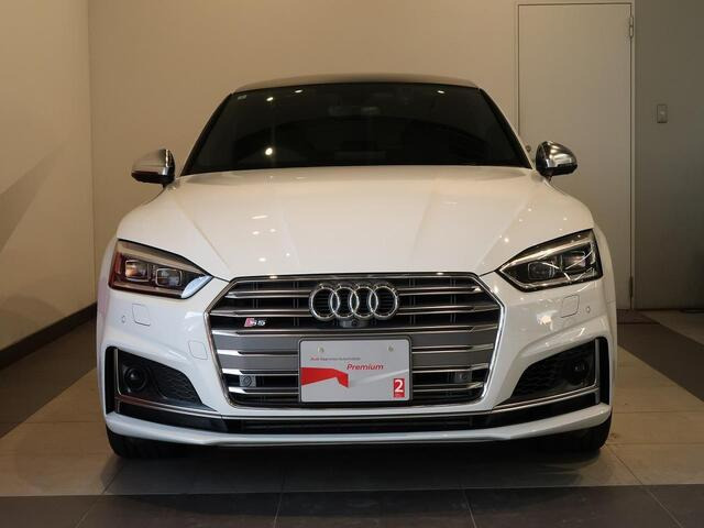 S5スポーツバック3.0 4WD