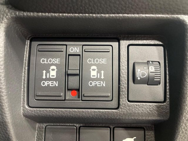 �y�����p���[�X���C�h�h�A�z�X�}�[�g�L�[��^�]�Ȃ̃X�C�b�`�Ō�ȗ����X���C�h�h�A�̊J���\���d��������͂����ăh�A���J����K�v�������A�����Ȃ��q�l�ł��ȒP�ɊJ���߂ł����K�ł���