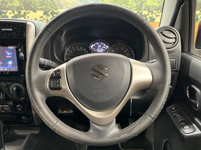 �y�����v�����X�e�A�����O�z�㎿�Ȋv���g�p���邱�ƂŁA��ɂ����������݂ƂĂ��^�]���₷���n���h���ł���