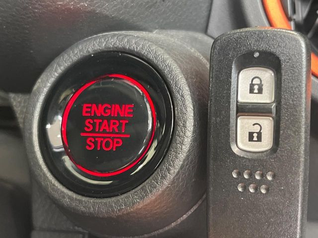 �yHonda�X�}�[�g�L�[�z�J�o����|�P�b�g�ɓ��ꂽ�܂܂ł��h�A�̎{���E�������\�ȃX�}�[�g�L�[�𑕔��B�G���W���̃I���E�I�t�����J�M�����o���K�v����������Ƃ��Ă��֗��ł���