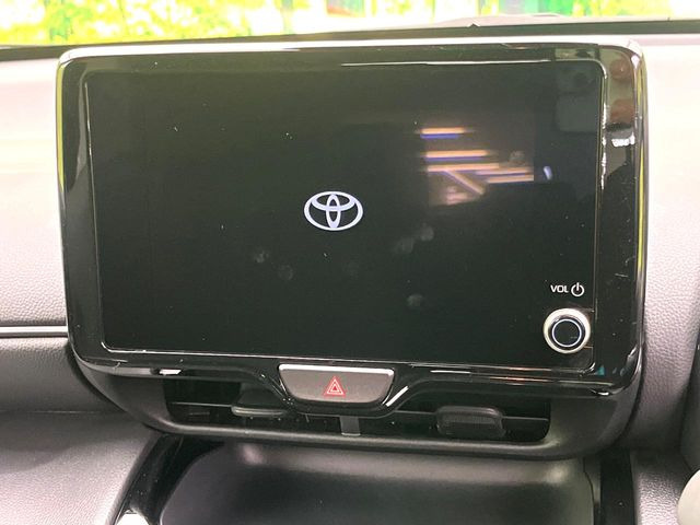 �y8�C���` �f�B�X�v���C�I�[�f�B�I�z���ʂ̃f�B�X�v���C��AppleCarPlay��AndroidAuto�����p�\�B�傫�ȉ�ʂŃX�}�z�i�r�A�v���������p���������܂���