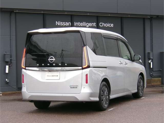 セレナ1.4 e-POWER XV