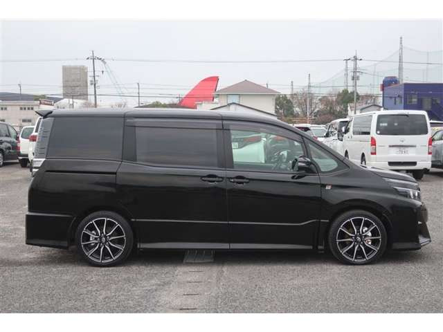 ヴォクシー2.0 ZS