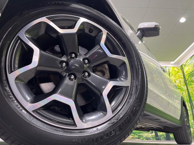 �y����17�C���`�A���~�z�C�[���z�O�ςɃ}�b�`���������A���~�z�C�[���𑕒����Ă���܂��B�e��ЊO�A���~�z�C�[����A�X�^�b�h���X�^�C�����戵�����Ă���܂��B���񂲑��k����������