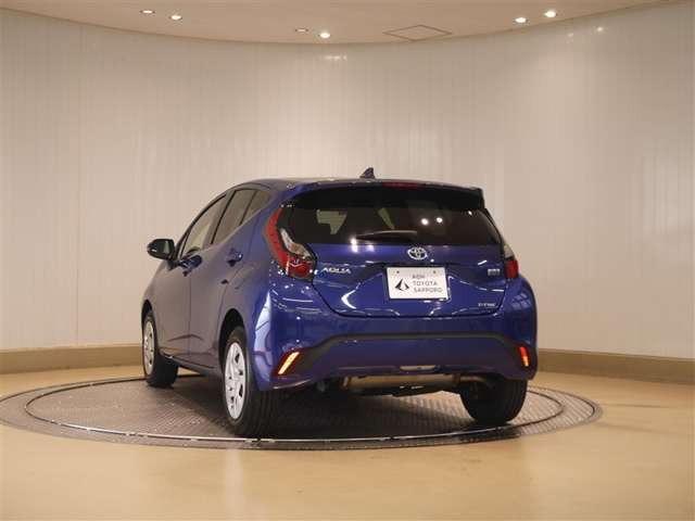 アクア1.5 X E-Four 4WD