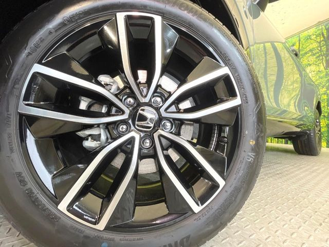 �y����18�C���`�A���~�z�C�[���z�O�ςɃ}�b�`���������A���~�z�C�[���𑕒����Ă���܂��B�e��ЊO�A���~�z�C�[����A�X�^�b�h���X�^�C�����戵�����Ă���܂��B���񂲑��k����������