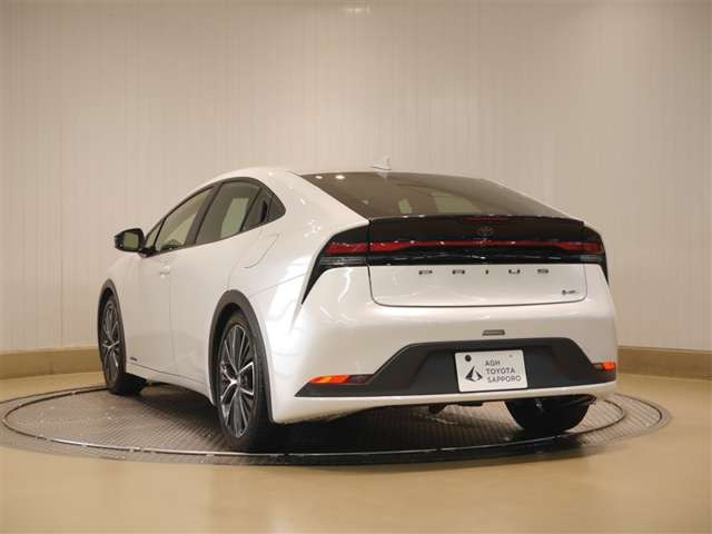 プリウス2.0 G E-Four 4WD