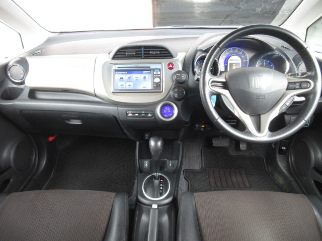 フィットハイブリッド1.3 スマートセレクション ファインスタイル