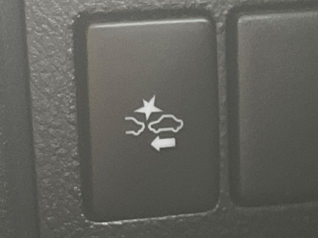 �y�g���^�Z�[�t�e�B�Z���X�z���s���ɑO���̎ԗ�����F�����A�Փ˂������Ȏ��͌x��ƃu���[�L�ŏՓˉ���Ɣ�Q�y�����A�V�X�g�B�����S�Ƀh���C�u�����y���݂��������܂��B