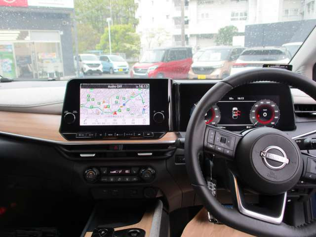 ノートオーラ1.2 G FOUR レザーエディション 4WD