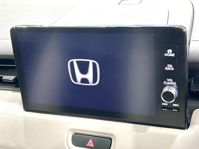 �y���[�J�[����9�^�i�r�z�C���e���A�ɗn�����ރX�^�C���b�V���ȁu��p�݌v�v���[�J�[�i�r�𑕔��􎋔F���⑀�쐫�ȂǊ�{���\�ɂ��D��A���㎿�ȃJ�[���C�t�����y���݂��������܂��B