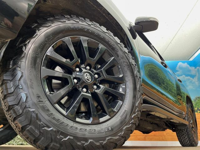 �y�O�b�h���b�`18�C���`�����I�[���e���[���^�C���z�I�t���[�h�ł̑��j���𔭊����Ă����A�I�[���e���[���^�C���𑕒��B�S�c�S�c���������ڂ��A���SUV�炵�����������ĂĂ���܂���