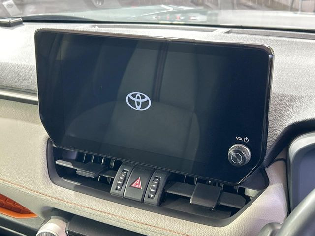 �y10.5�C���` �f�B�X�v���C�I�[�f�B�I�z���ʂ̃f�B�X�v���C��AppleCarPlay��AndroidAuto�����p�\�B�傫�ȉ�ʂŃX�}�z�i�r�A�v���������p���������܂���