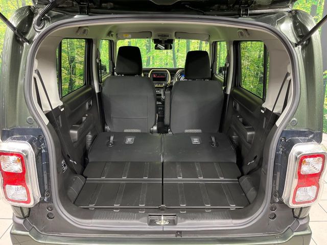 ���i�̂���������ʋ΁A���}���ɏ\���ȉ׎��X�y�[�X���m�ۂ��Ă���܂��B�Z�J���h�V�[�g��|���ƁA�傫�ȉו��̐ύڂ��\�ł���