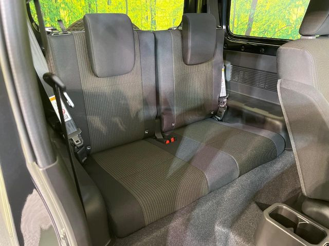 ���i���ȃI���W�i���t���A�}�b�g���I�v�V�����ɂĂ��p�ӂ��Ă���܂��B���D���ȃf�U�C����J���[�����Ԃɍ��킹�đI��ł����������Ƃ��ł��܂���