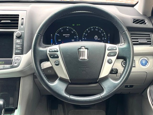 �y�����v�����X�e�A�����O�z�㎿�Ȋv���g�p���邱�ƂŁA��ɂ����������݂ƂĂ��^�]���₷���n���h���ł���