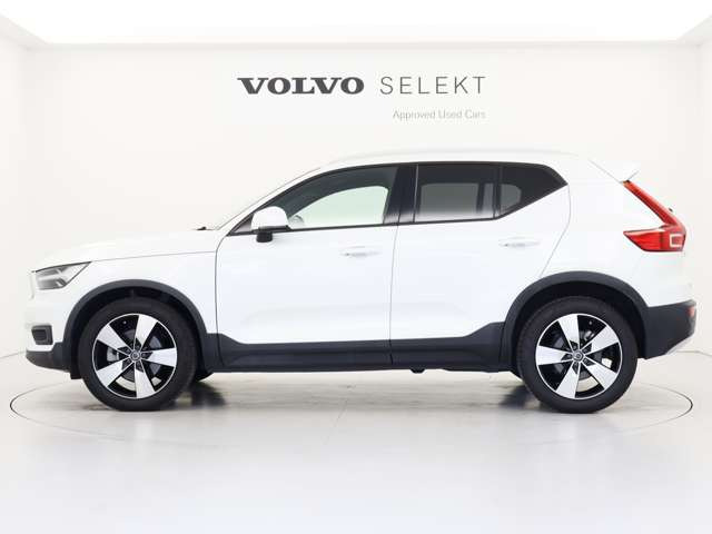 XC40B4 モメンタム