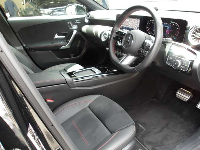 AクラスセダンA180 AMGラインパッケージ (BSG搭載モデル)