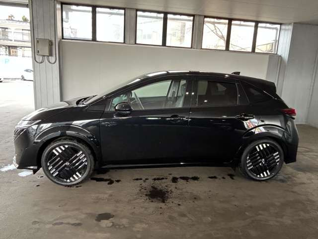 ノートオーラ1.2 G FOUR レザーエディション 4WD