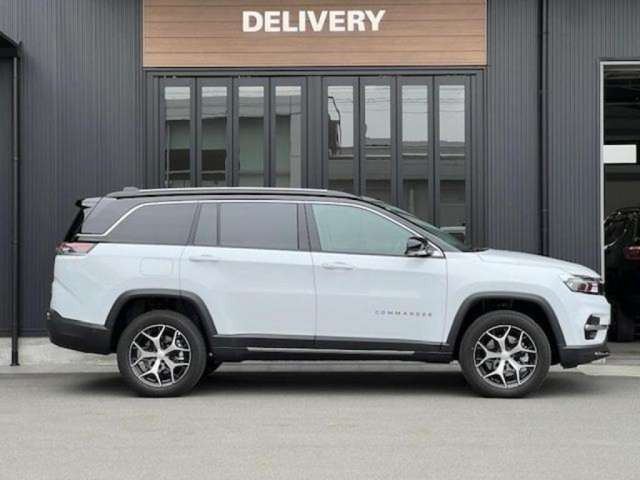 コマンダー2.0 リミテッド ディーゼル 4WD