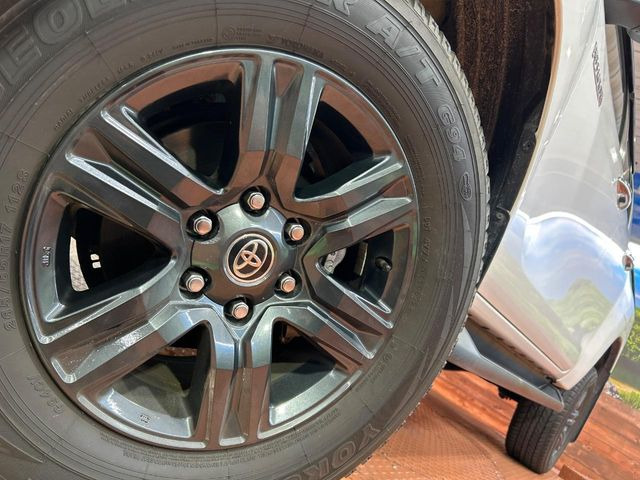 �y����17�C���`�A���~�z�C�[���z�O�ςɃ}�b�`���������A���~�z�C�[���𑕒����Ă���܂��B�e��ЊO�A���~�z�C�[����A�X�^�b�h���X�^�C�����戵�����Ă���܂��B���񂲑��k����������