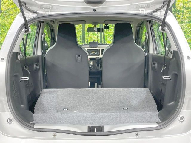 ���i�̂���������ʋ΁A���}���ɏ\���ȉ׎��X�y�[�X���m�ۂ��Ă���܂��B�Z�J���h�V�[�g��|���ƁA�傫�ȉו��̐ύڂ��\�ł���