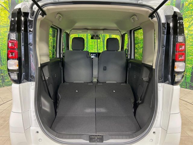 ���i�̂���������ʋ΁A���}���ɏ\���ȉ׎��X�y�[�X���m�ۂ��Ă���܂��B�Z�J���h�V�[�g��|���ƁA�傫�ȉו��̐ύڂ��\�ł���