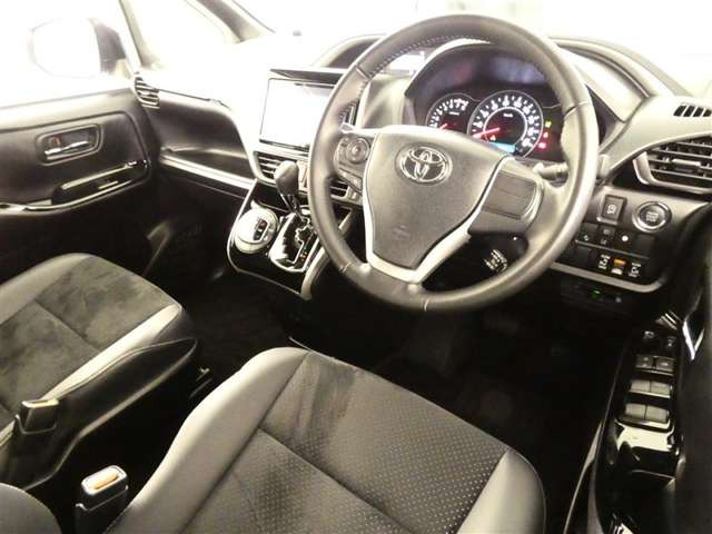 ヴォクシー2.0 ZS 煌III