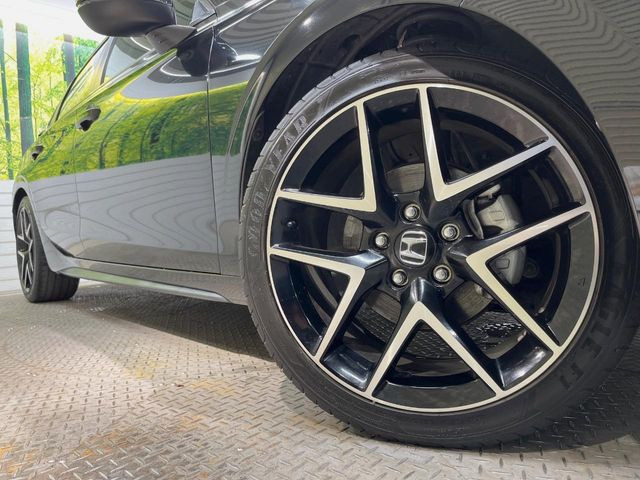 �y����18�C���`�A���~�z�C�[���z�O�ςɃ}�b�`���������A���~�z�C�[���𑕒����Ă���܂��B�e��ЊO�A���~�z�C�[����A�X�^�b�h���X�^�C�����戵�����Ă���܂��B���񂲑��k����������