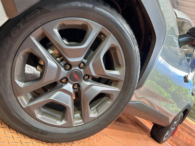 �y����19�C���`�A���~�z�C�[���z�O�ςɃ}�b�`���������A���~�z�C�[���𑕒����Ă���܂��B�e��ЊO�A���~�z�C�[����A�X�^�b�h���X�^�C�����戵�����Ă���܂��B���񂲑��k����������