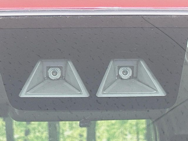 �y�X�}�[�g�A�V�X�g�z���s���ɑO���̎ԗ�����F�����A�Փ˂������Ȏ��͌x��ƃu���[�L�ŏՓˉ���Ɣ�Q�y�����A�V�X�g�B�����S�Ƀh���C�u�����y���݂��������܂��B