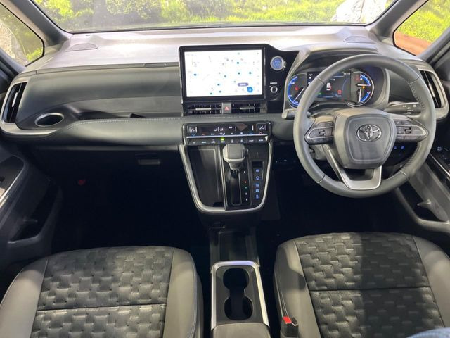 ヴォクシー1.8 ハイブリッド S-Z