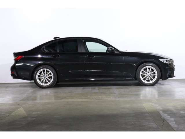 3シリーズセダン318i