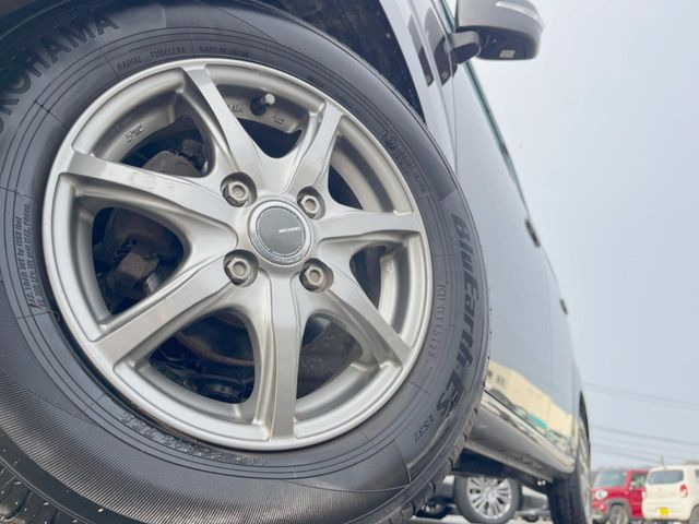 �y13�C���`�A���~�z�C�[���z�O�ςɃ}�b�`�����A���~�z�C�[���𑕒����Ă���܂��B�e��A���~�z�C�[����A�X�^�b�h���X�^�C�����戵�����Ă���܂��B���񂲑��k����������