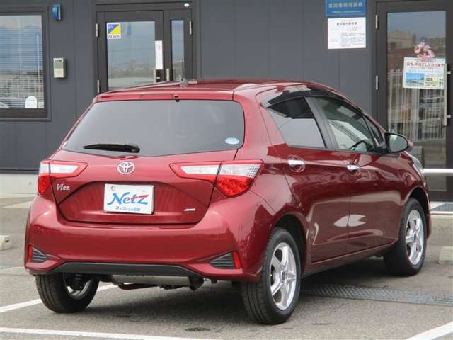 ヴィッツ1.3 F アミー 4WD