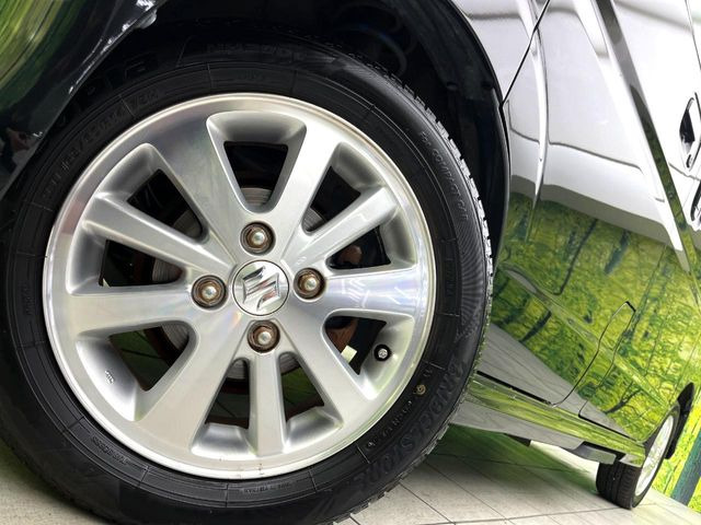 �y����14�C���`�A���~�z�C�[���z�O�ςɃ}�b�`���������A���~�z�C�[���𑕒����Ă���܂��B�e��ЊO�A���~�z�C�[����A�X�^�b�h���X�^�C�����戵�����Ă���܂��B���񂲑��k����������