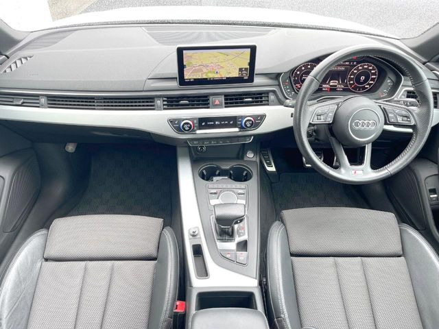 A42.0 TFSI スポーツ