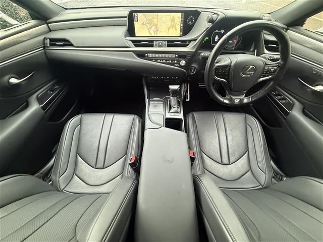 ES300h Fスポーツ