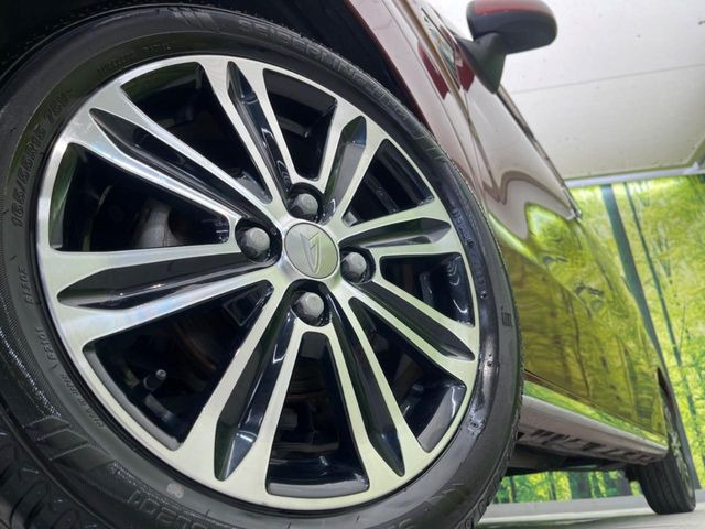 【純正15インチアルミホイール】外観にマッチした純正アルミホイールを装着しております。各種社外アルミホイールや、スタッドレスタイヤも取扱いしております。是非ご相談ください♪