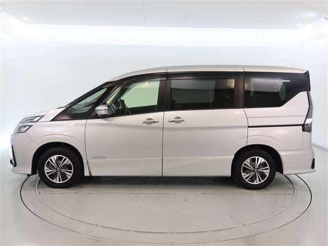 セレナ1.2 e-POWER ハイウェイスターV