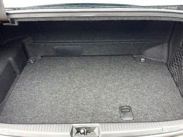 ���i�̂���������ʋ΁A���}���ɏ\���ȉ׎��X�y�[�X���m�ۂ��Ă���܂��B